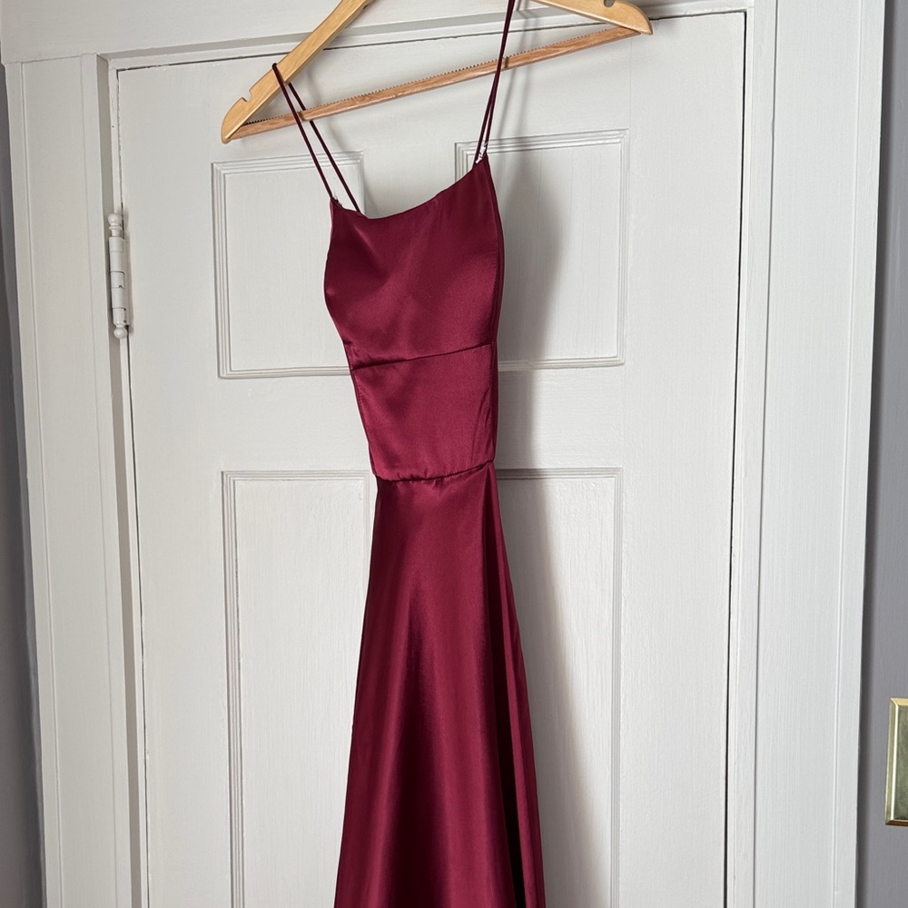 Elegant Burgundy Spaghetti Strap Dress